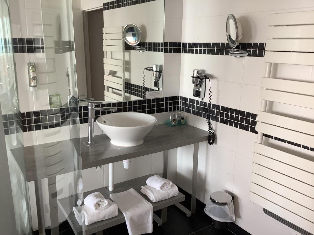 Logis Hotel - La Petite Rade Le Havre Eksteriør billede