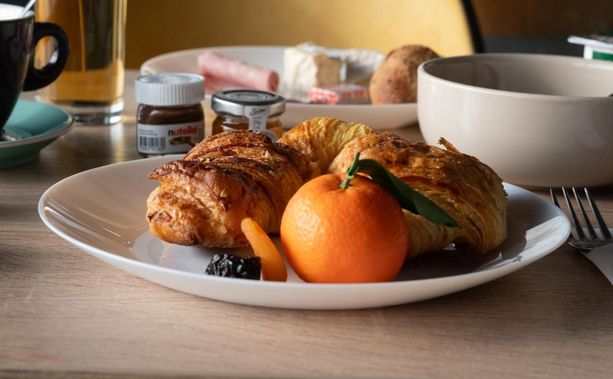 Logis Hotel - La Petite Rade Le Havre Eksteriør billede