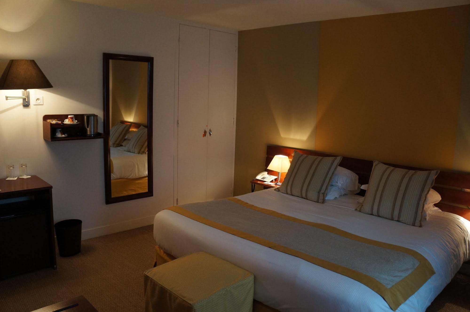Logis Hotel - La Petite Rade Le Havre Eksteriør billede